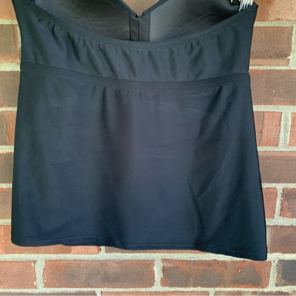 Catalina Black Swimsuit Top Women’s US small NEW - Picture 7 of 8